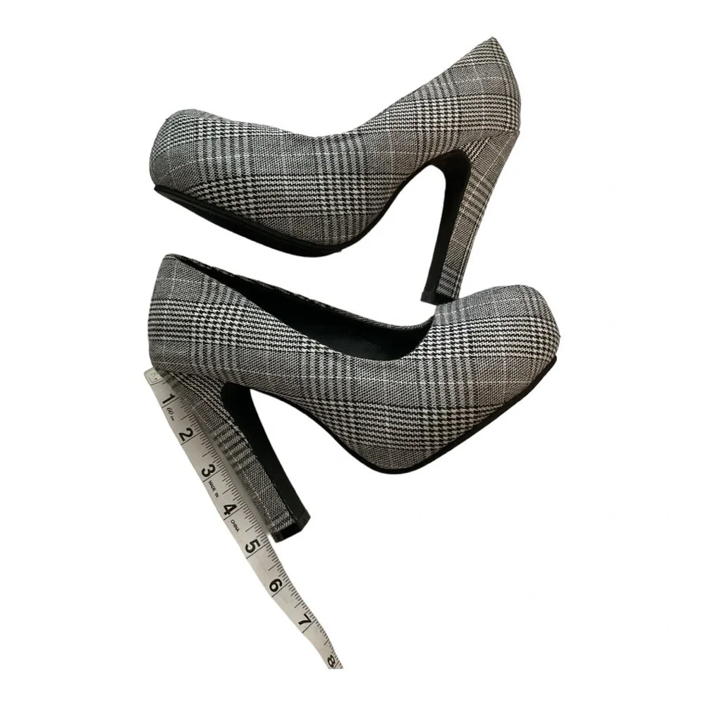 Torrid Block Heel Platform Pump Size 6.5 NWT‎